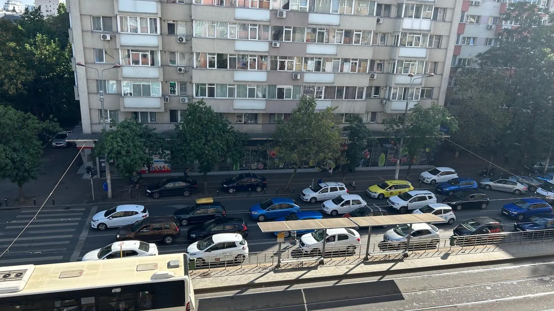 Robert\'S Apartment location